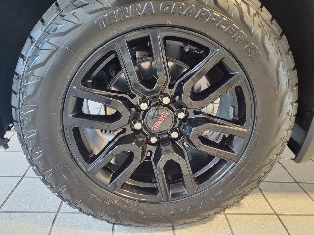Used 2025 GMC Sierra 1500 Elevation w/ Preferred Package AWD/4WD image 5