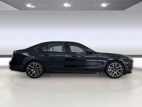 Used 2023 BMW 760i xDrive w/ Luxury Rear Seating Package AWD/4WD image 8