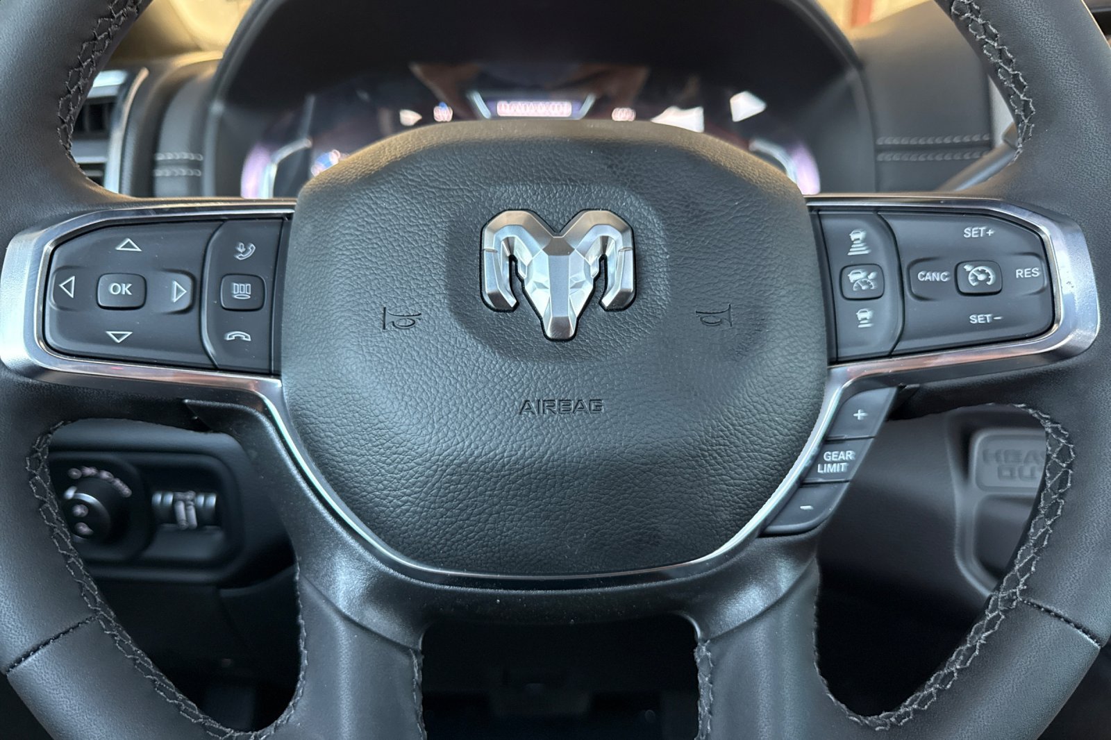 New 2026 RAM 3500 Laramie AWD/4WD image 27