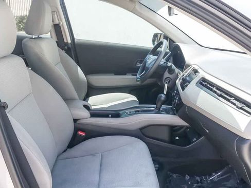 Used 2022 Honda HR-V LX image 16