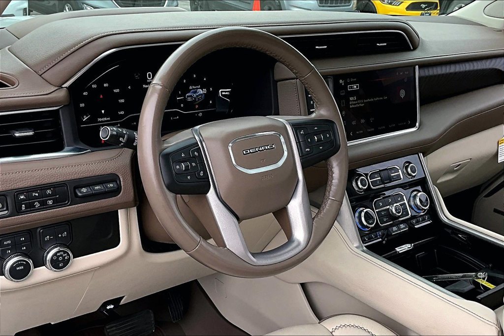 Used 2023 GMC Yukon Denali AWD/4WD image 11