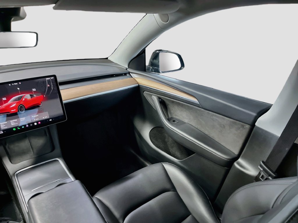 Used 2024 Tesla Model Y Performance AWD/4WD image 23
