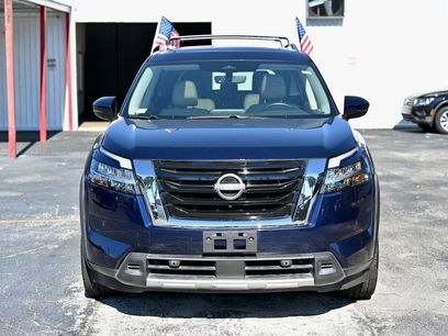 Used 2023 Nissan Pathfinder SL w/ SL Premium Package
