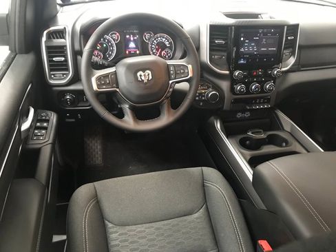 New 2026 RAM 1500 4x4 Crew Cab image 34