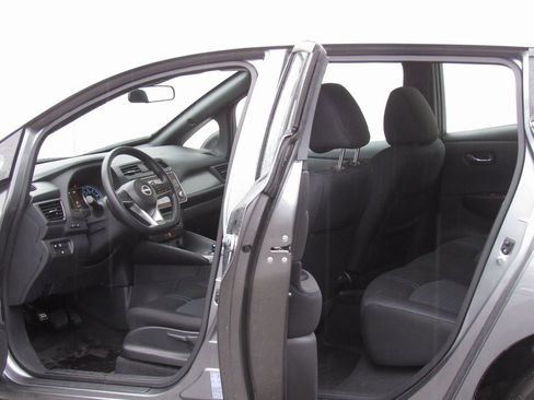 Used 2023 Nissan Leaf S image 11