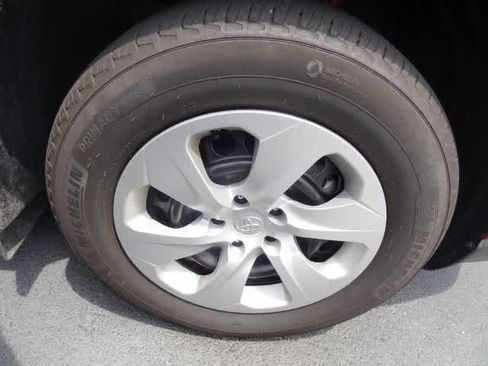Used 2025 Toyota RAV4 LE AWD/4WD image 16