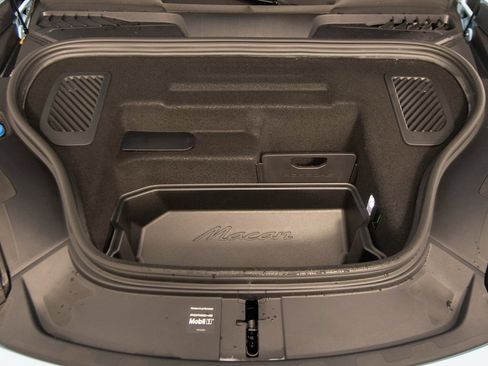 New 2025 Porsche Macan 4 Electric image 37