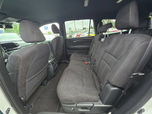 Used 2022 Honda Pilot Sport image 16