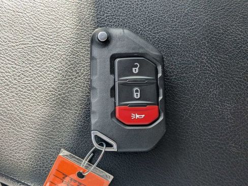 Used 2023 Jeep Wrangler Unlimited Rubicon 4xe AWD/4WD image 28