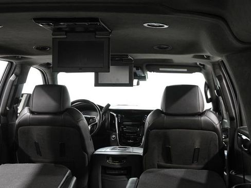 Used 2020 Cadillac Escalade ESV Platinum w/ Escalade Sport Edition image 24