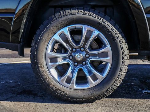 Used 2022 RAM 1500 Limited w/ Body Color Bumper Group image 9