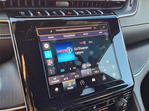 Used 2024 Jeep Grand Cherokee L Altitude image 10