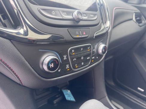 Used 2024 Chevrolet Equinox RS w/ RS Leather Package image 17