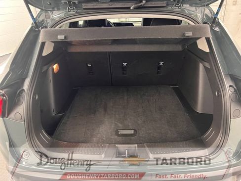 Used 2025 Chevrolet Trax LT FWD image 31