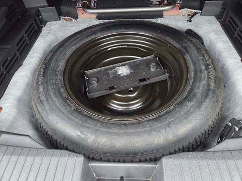 Used 2025 Nissan Rogue SV AWD/4WD image 9