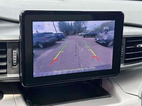 Used 2023 Ford Explorer XLT w/ Equipment Group 202A AWD/4WD image 38