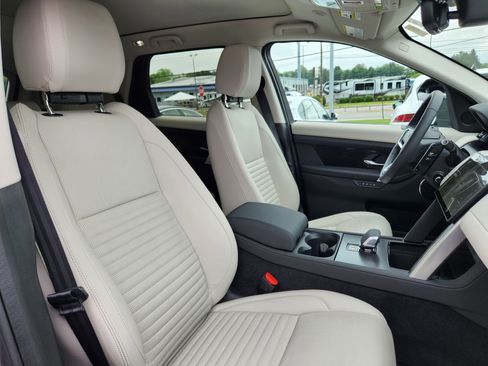 Certified 2025 Land Rover Discovery Sport S image 16