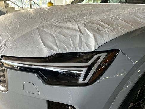 New 2026 Volvo XC90 B6 Plus w/ Protection Package Premier image 7