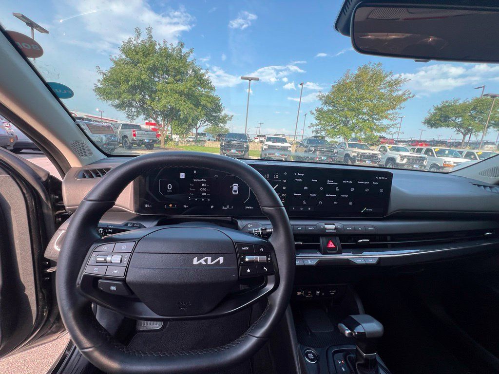 Used 2025 Kia K4 EX FWD image 38