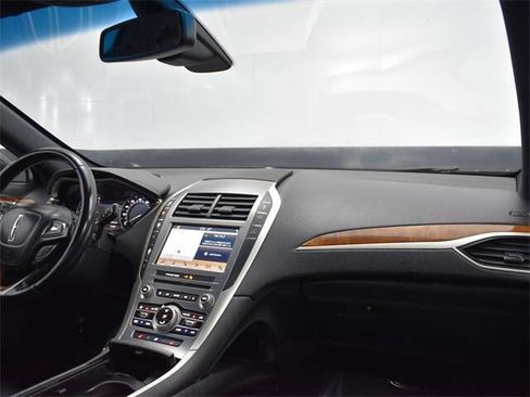 Used 2018 Lincoln MKZ Select w/ Select Plus Package image 17