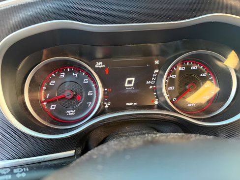 Used 2015 Dodge Charger SXT RWD image 12