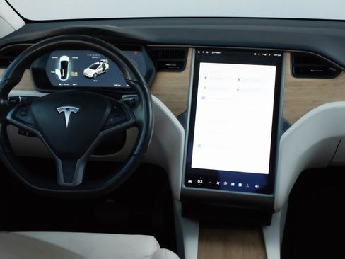 Used 2018 Tesla Model X P100D image 36