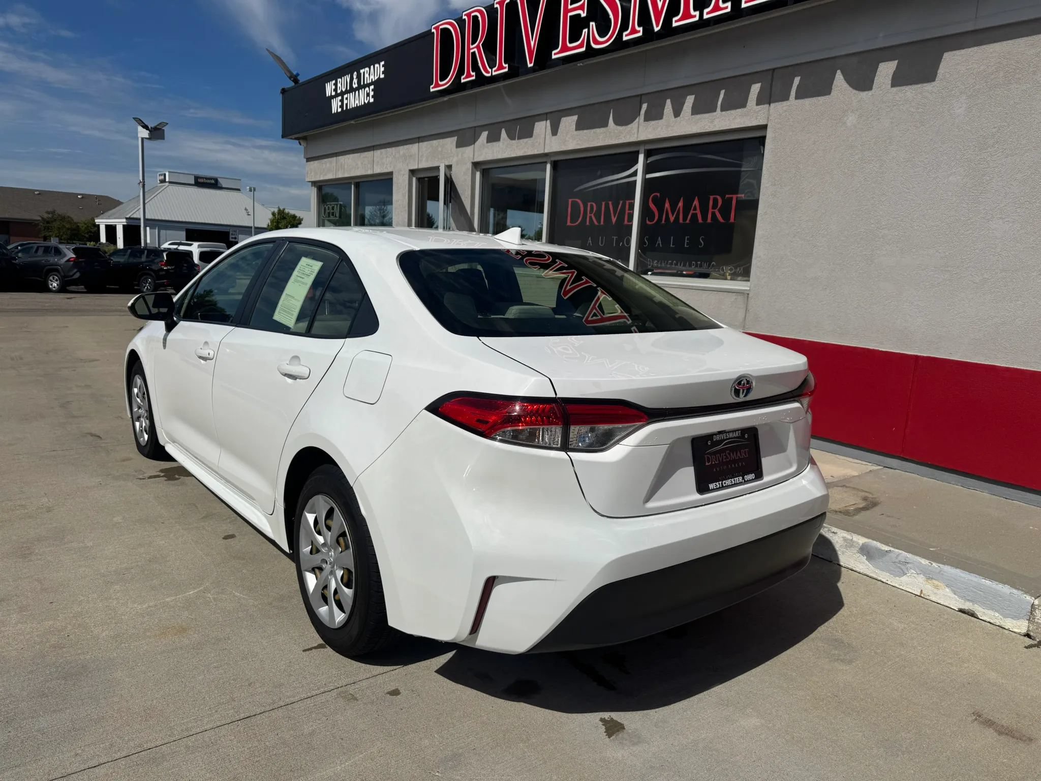 Used 2023 Toyota Corolla LE FWD image 5