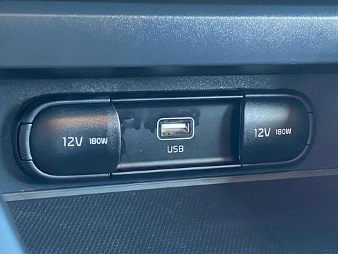 Used 2025 Kia Soul LX image 15