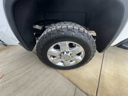 Used 2020 Chevrolet Silverado 2500 LTZ w/ LTZ Premium Package image 38