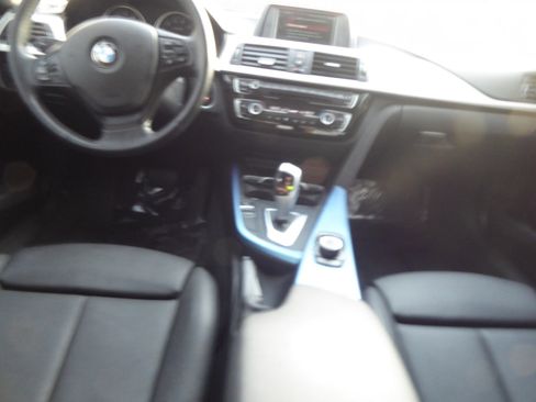 Used 2018 BMW 320i xDrive Sedan image 23