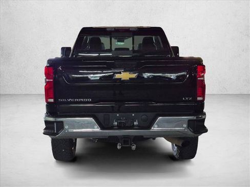 Used 2025 Chevrolet Silverado 2500 LTZ w/ LTZ Premium Package AWD/4WD image 7