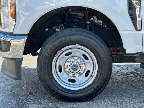 Certified 2024 Ford F250 XL w/ XL Chrome Package AWD/4WD image 25