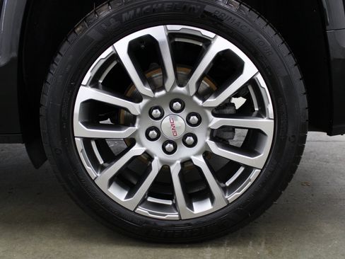 Used 2023 GMC Acadia Denali w/ Denali Technology Package image 9