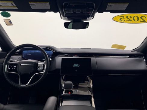 Used 2025 Land Rover Range Rover Sport SE image 14