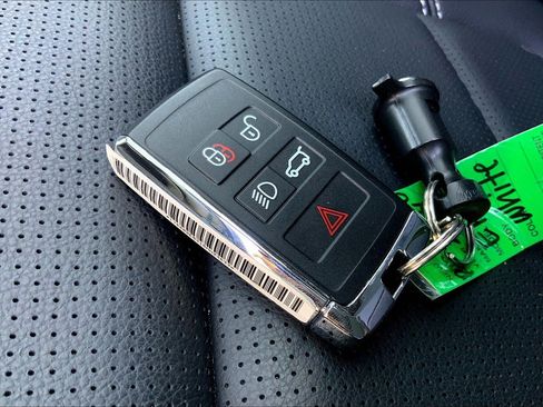 Used 2024 Jaguar E-PACE R-Dynamic SE image 13