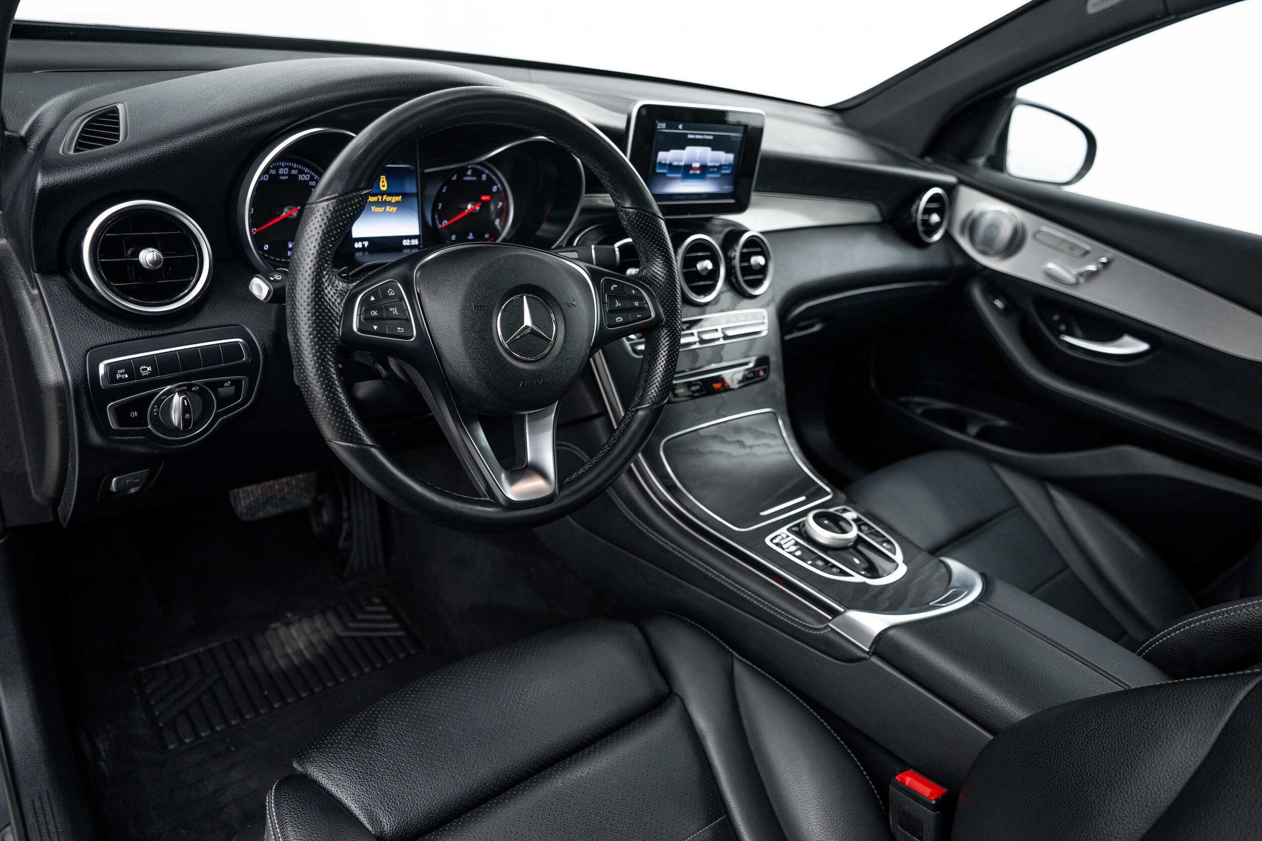 Used 2019 Mercedes-Benz GLC 300 4MATIC image 9