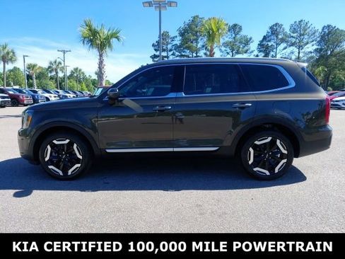 Certified 2025 Kia Telluride S FWD image 8