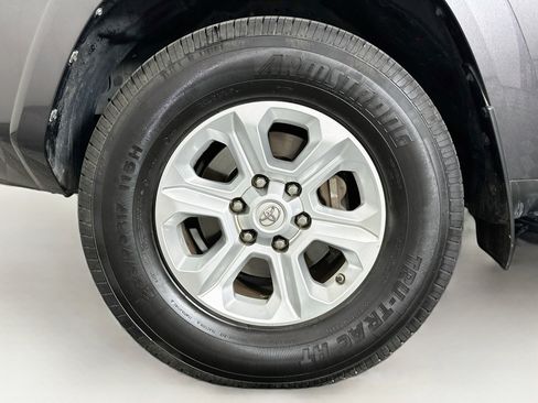 Used 2015 Toyota 4Runner SR5 RWD image 11
