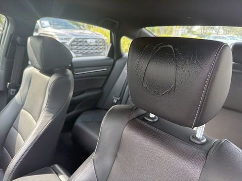 Used 2018 Honda Accord Sport image 10