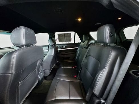 Used 2016 Ford Explorer XLT w/ Equipment Group 202A image 28