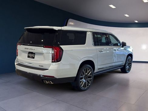 New 2026 GMC Yukon XL Denali Ultimate w/ LPO, Floor Liner Package AWD/4WD image 7
