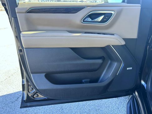 Certified 2023 Chevrolet Suburban Premier image 9