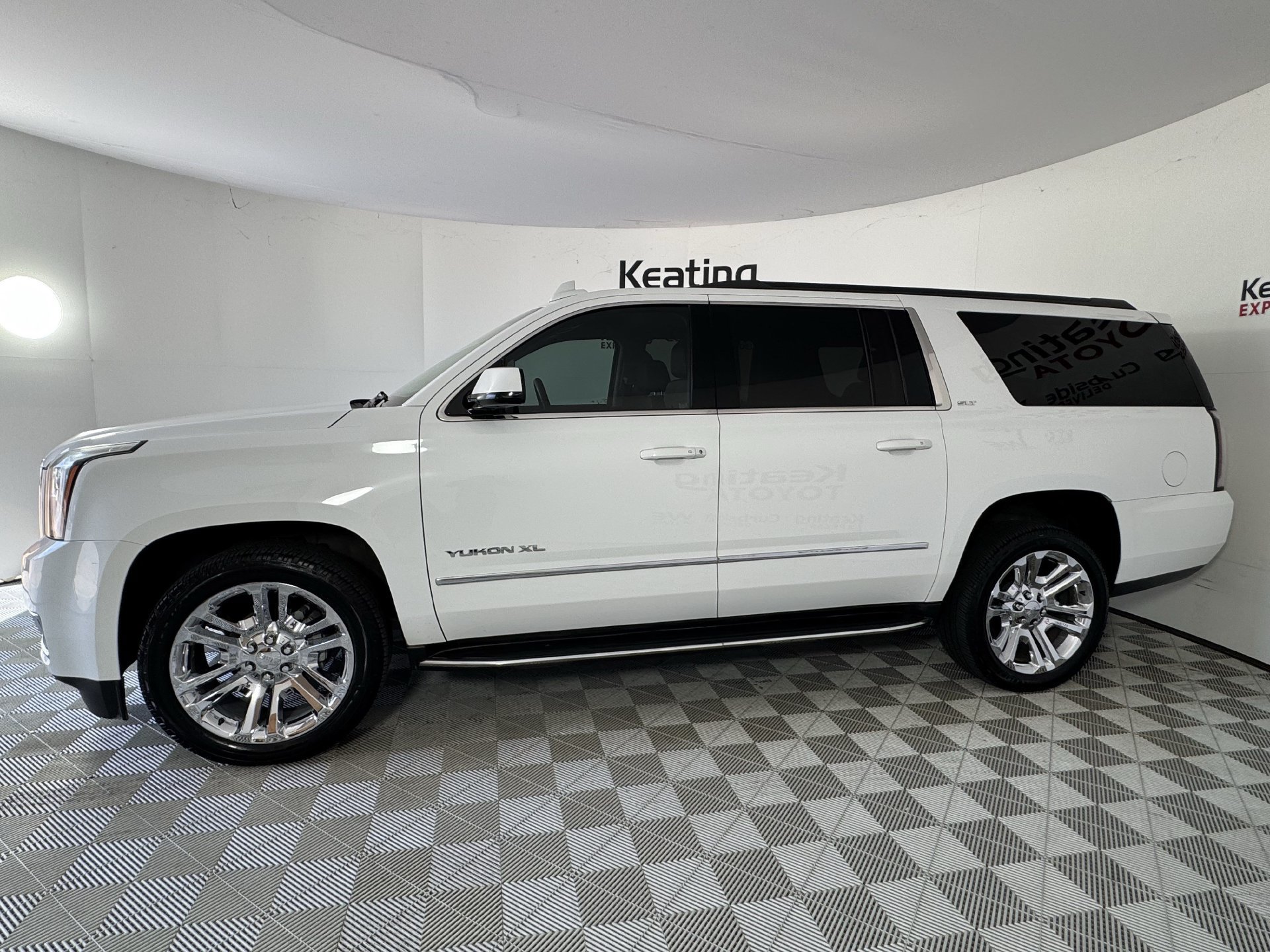Used 2018 GMC Yukon XL SLT w/ Premium Edition RWD image 8