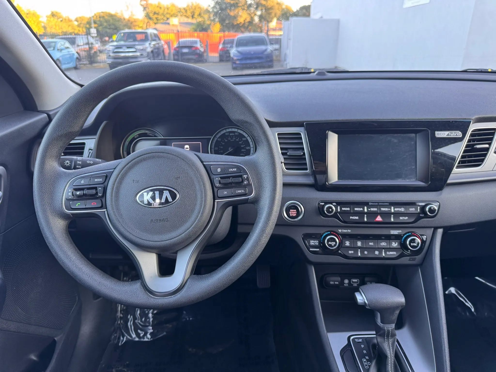 Used 2018 Kia Niro LX FWD image 20