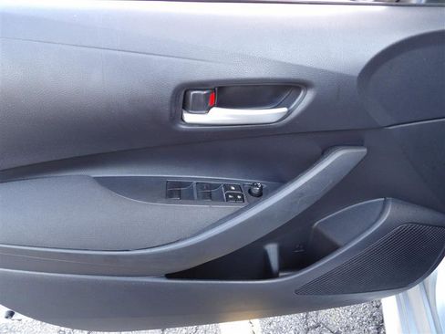 Used 2020 Toyota Corolla LE image 9