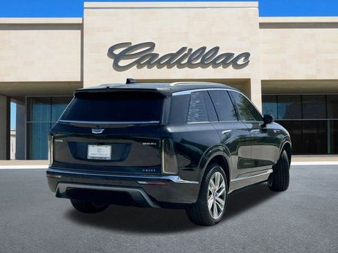 New 2026 Cadillac Vistiq Luxury image 16