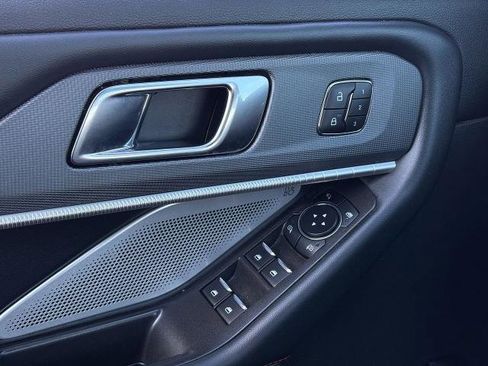 Certified 2025 Ford Explorer ST image 23