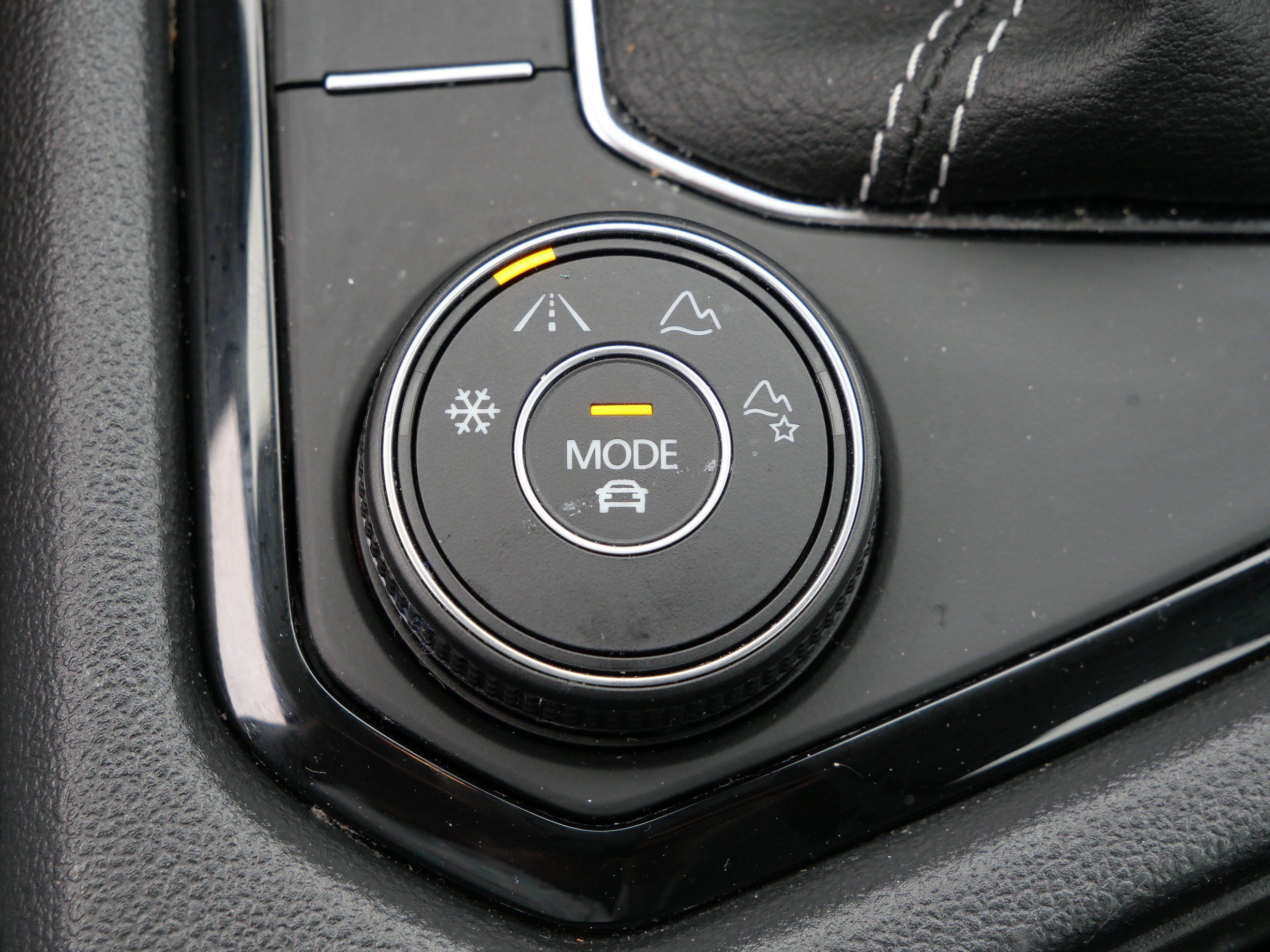 Certified 2024 Volkswagen Taos S AWD/4WD image 29