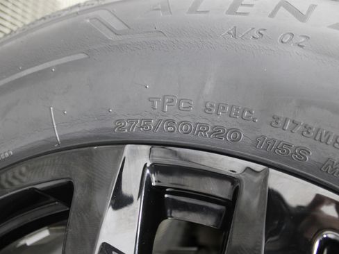 Used 2022 Chevrolet Silverado 1500 Custom image 36