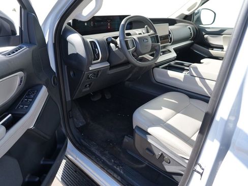 Used 2025 Ford Expedition Max Active image 12